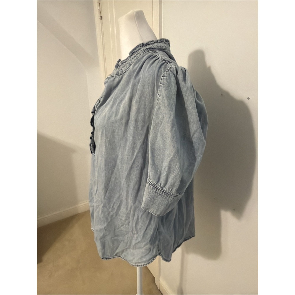 EUC  Gap Puff Sleeve Denim Shirt Ruffle Trim Sz XL Cotton FADED BLUE Button - Picture 6 of 10